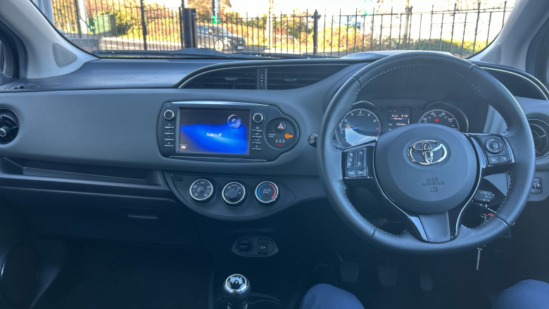 Toyota Yaris 1.5 VVT-i Icon Tech 5dr Petrol Hatchback